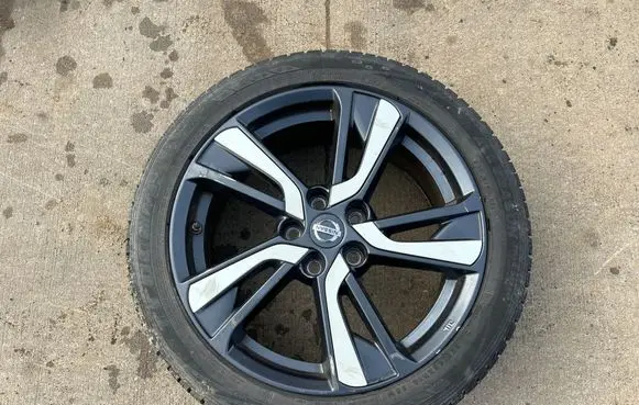 Nissan Juke I F15 R18 alloy rim 