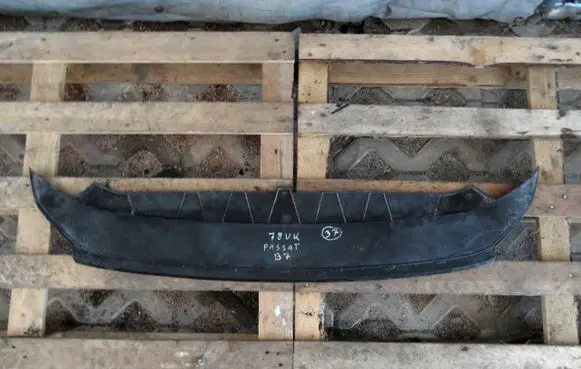 Volkswagen PASSAT B7 Front bumper lip 3AA805903