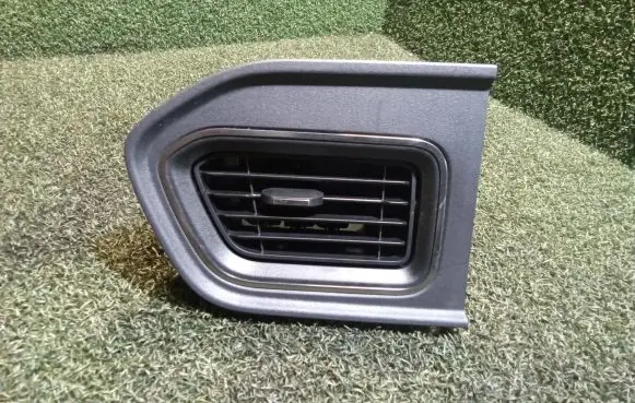 Renault Master III Dashboard air vent grill cover trim 682608914R 687505442R 687501519R