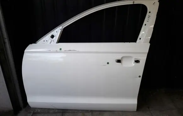 Audi A6 C7 Front door Drzwi