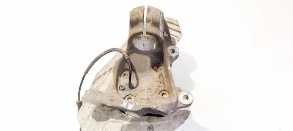 Front wheel hub