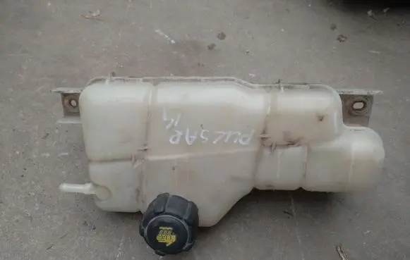 Nissan Pulsar Coolant expansion tank/reservoir