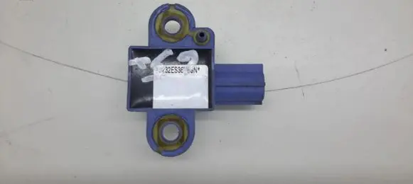 Volkswagen Golf V Airbag deployment crash/impact sensor 1K0955557A