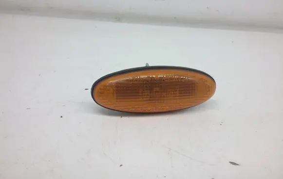 Mazda Premacy Front fender indicator light 0464120