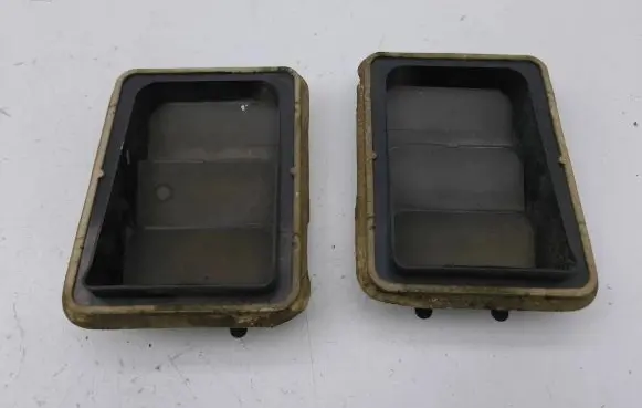 Citroen C4 II Picasso Quarter panel pressure vent 96384903