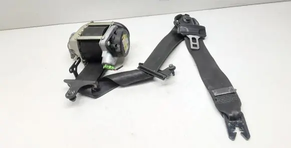 Volvo S60 Front seatbelt P39818843
