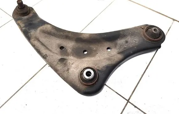 Nissan Leaf II (ZE1) Front lower control arm/wishbone 