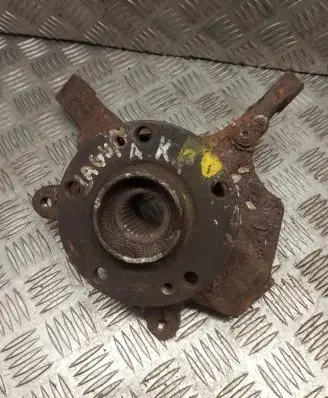 Renault Laguna I Front wheel hub