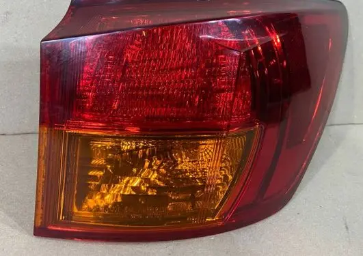 Lexus IS 220D-250-350 Rear/tail lights