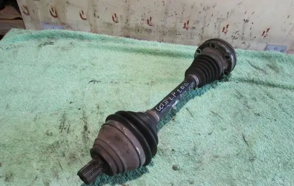 Skoda Octavia Mk2 (1Z) Front driveshaft