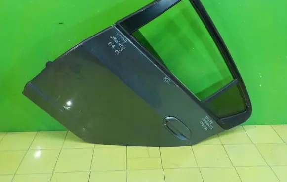 Honda Insight Rear door LEWE