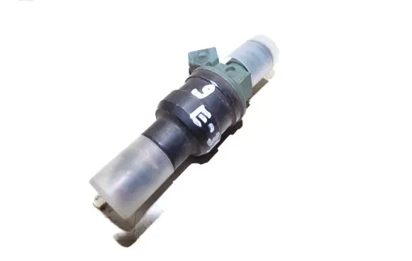 BMW 8 E31 Fuel injector 0280150715