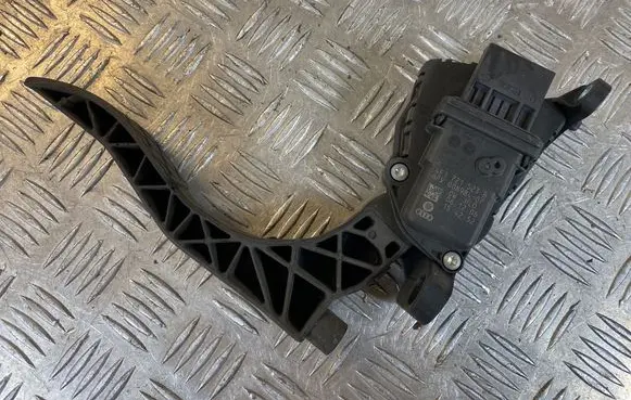 Audi A6 S6 C6 4F Accelerator throttle pedal 4F1721523B 6PV00898407