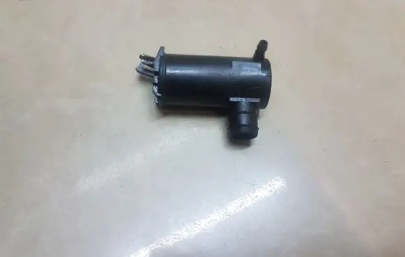 Mitsubishi Pajero Sport I Windscreen/windshield washer pump