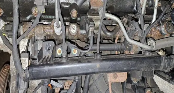 KIA Sorento Fuel main line pipe 