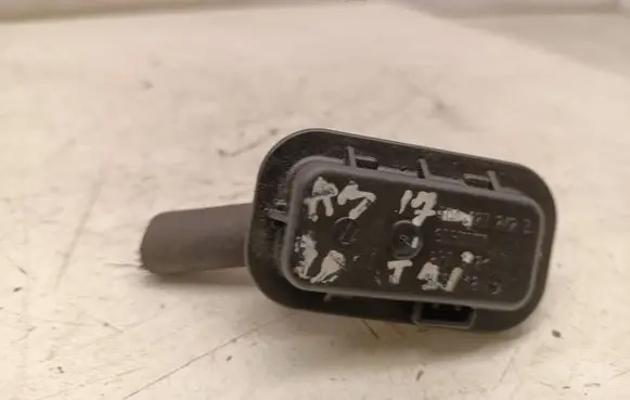 Audi A5 Sportback 8TA Valve vacuum 5q0127242
