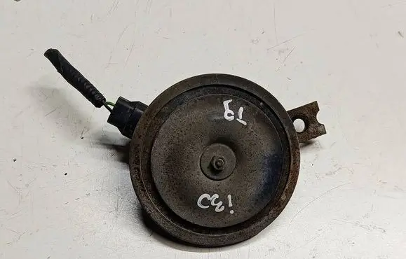 Hyundai i30 Horn signal AW69F528