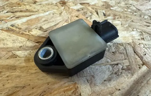 Alfa Romeo 159 Airbag deployment crash/impact sensor