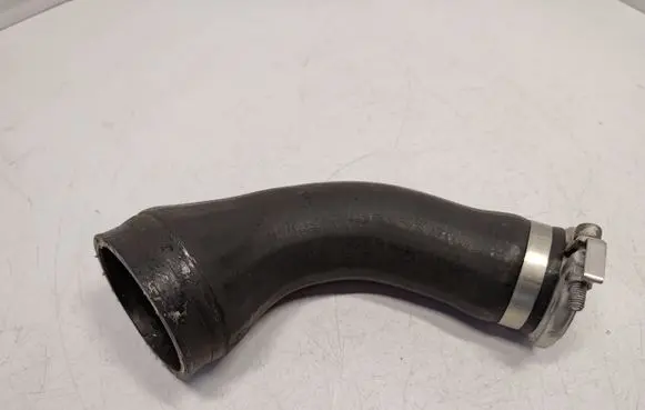 BMW 7 F01 F02 F03 F04 Intercooler hose/pipe 7575408 13717575408