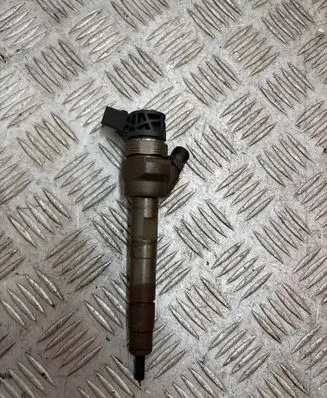 BMW 5 F10 F11 Fuel injector 781070202 0445110382