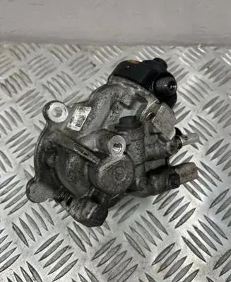 BMW 2 F46 Fuel injection high pressure pump 8511626
