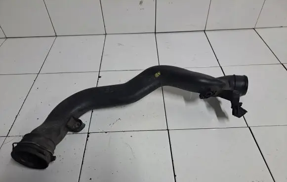 Volkswagen Jetta V Intercooler hose/pipe 1K0145762BL