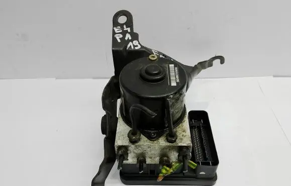 Ford Fiesta ABS Pump 2S612M110CE