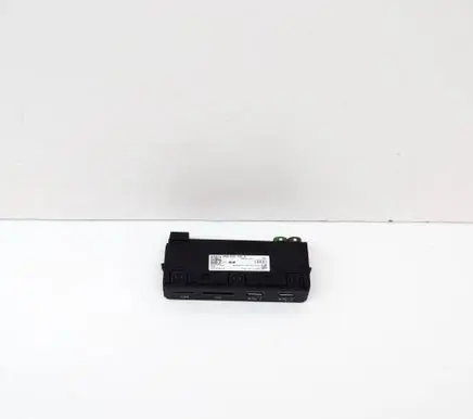 Audi A6 S6 C8 4K USB socket connector 4N0035736A