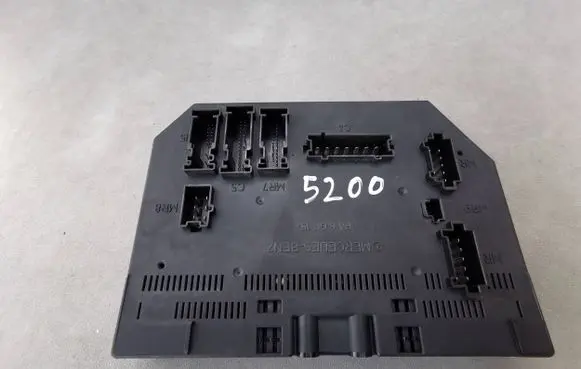 Mercedes-Benz S W221 Fuse box set A2215402862 ZNBBS303083W