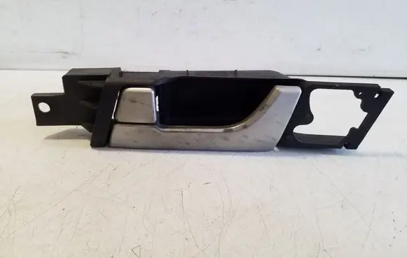 Chevrolet Captiva Rear door interior handle SWC200411