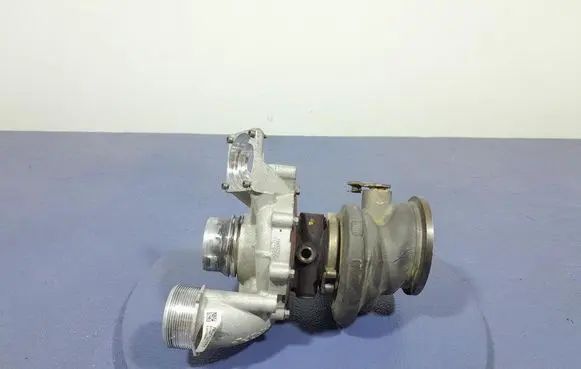 BMW M5 Turbo system vacuum part 7852372