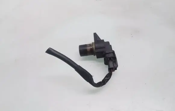 Mercedes-Benz E W210 Camshaft position sensor A0031539728