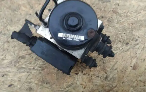 Volkswagen Golf V ESP acceleration yaw rate sensor 1J0907655A