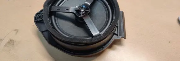Chevrolet Malibu Front door speaker 20967782