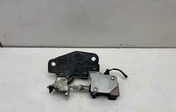Tailgate/trunk/boot lock/catch/latch