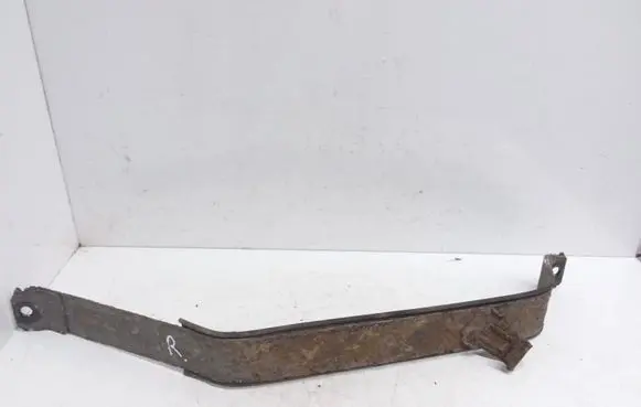 Fuel tank mounting bracket
