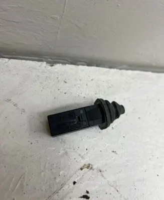 BMW 3 E90 E91 Fuel tank opening switch 82289392