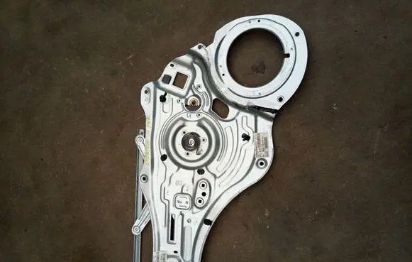 KIA Sportage Front window lifting mechanism without motor