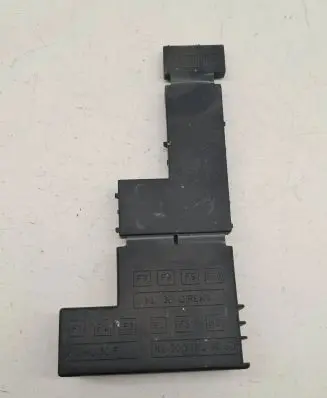 Porsche Cayenne (92A) Fuse box cover 7P0937132