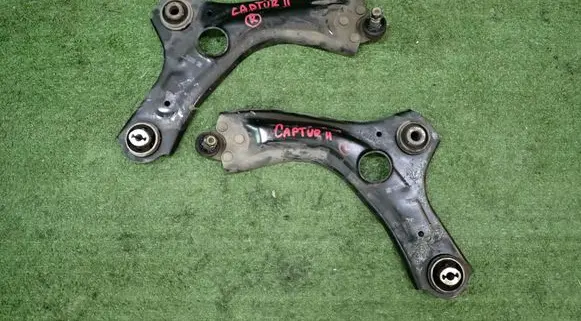 Renault Captur II Front lower control arm/wishbone 