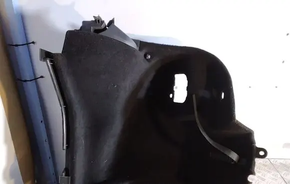 Trunk/boot lower side trim panel