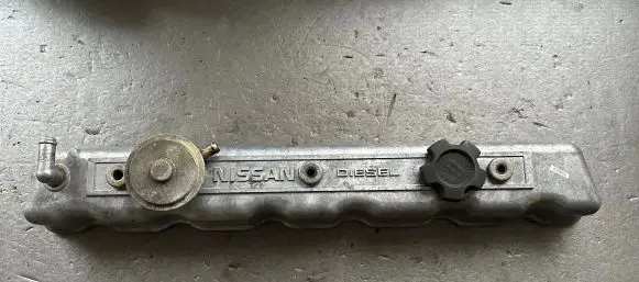 Nissan Patrol 160 Rocker cam cover 13265C8686 11810C8601 15255W1100