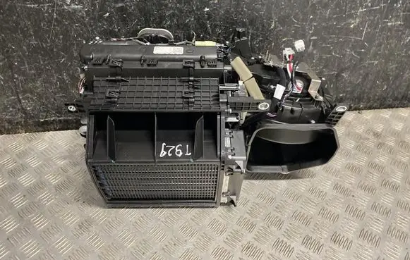 Renault Megane E-Tech Interior heater climate box assembly housing 271435MP0D
