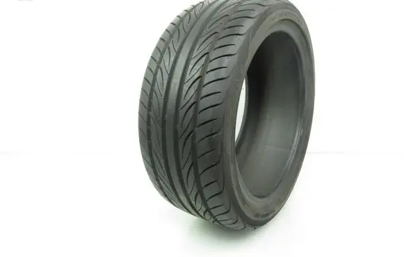 Volkswagen Golf V R16 summer tire 