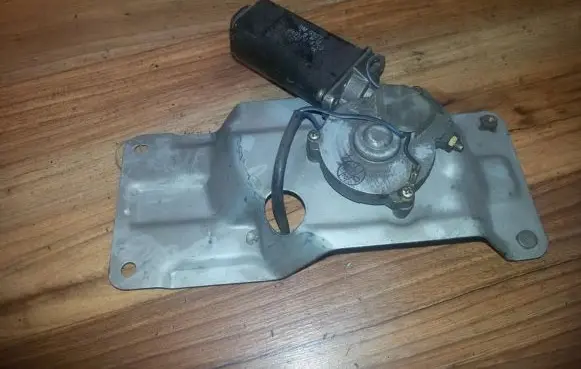Mazda 626 Rear window wiper motor 8491004710