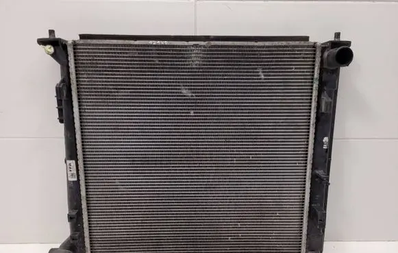 Hyundai Tucson TL Coolant radiator 25310D7000