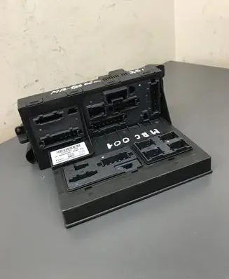 Mercedes-Benz CLS C219 Fuse module