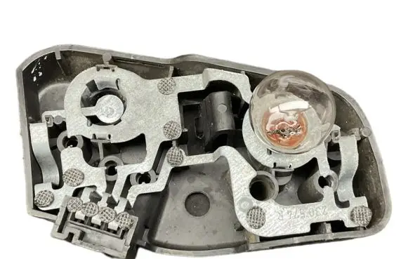 BMW 3 E46 Tail light bulb cover holder 61926390 6907938