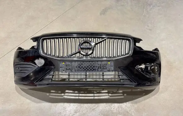 Volvo V60 Front bumper 31690389