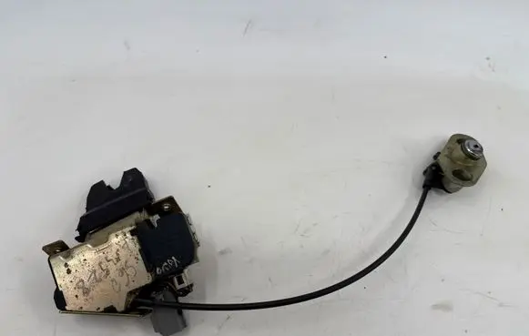 Volvo S60 Tailgate/trunk/boot lock/catch/latch 9203514